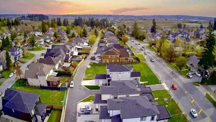 9 Bedroom Family Home in Cloverdale BC