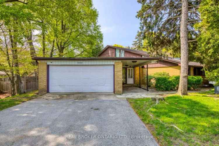 House For Sale in Mississauga, Ontario