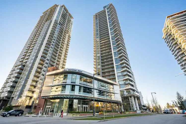 Condo For Sale in Surrey, British Columbia