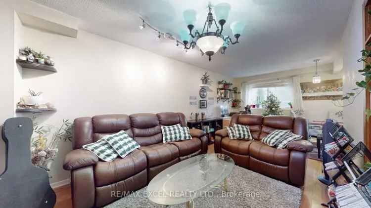 3 1 Bed 4 Bath Semi Detached Condo In Thornhill