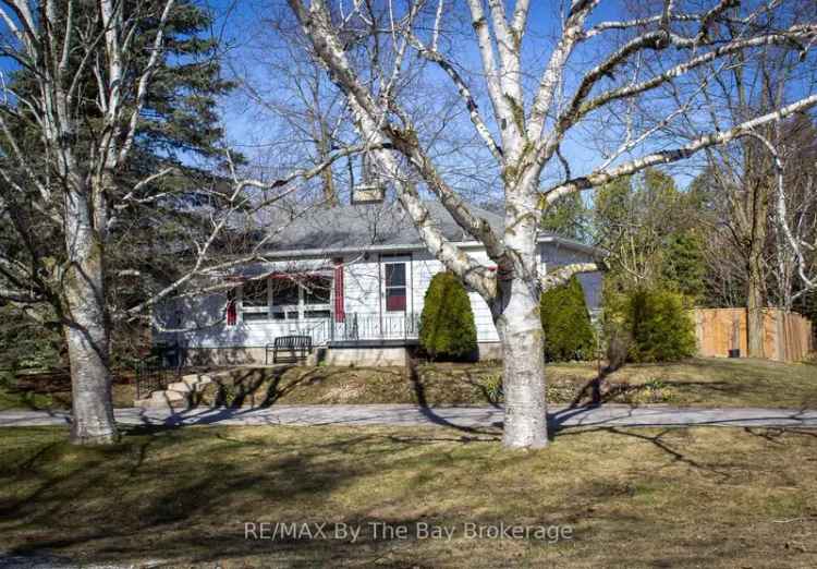 Stayner Bungalow: Spacious, Charming Home with Finished Basement and Workshop