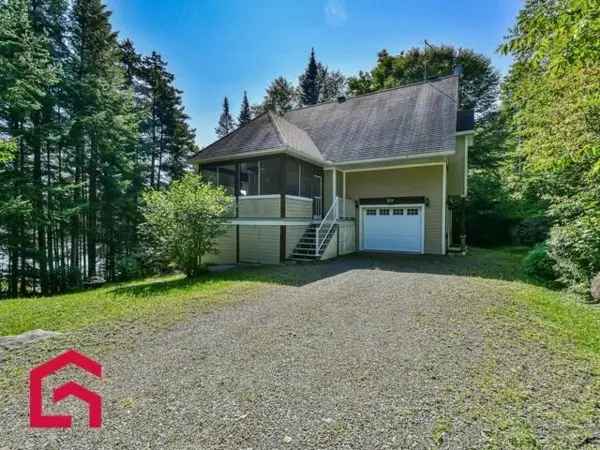 Waterfront Home with Mountain Views Laurentides