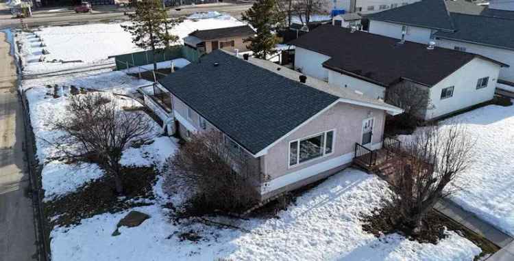 Buy beautifully renovated 3 bedroom home in Edson with modern features