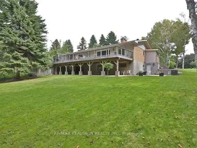 Luxury Lower-Level Bungalow in Muskoka-Like Ravine