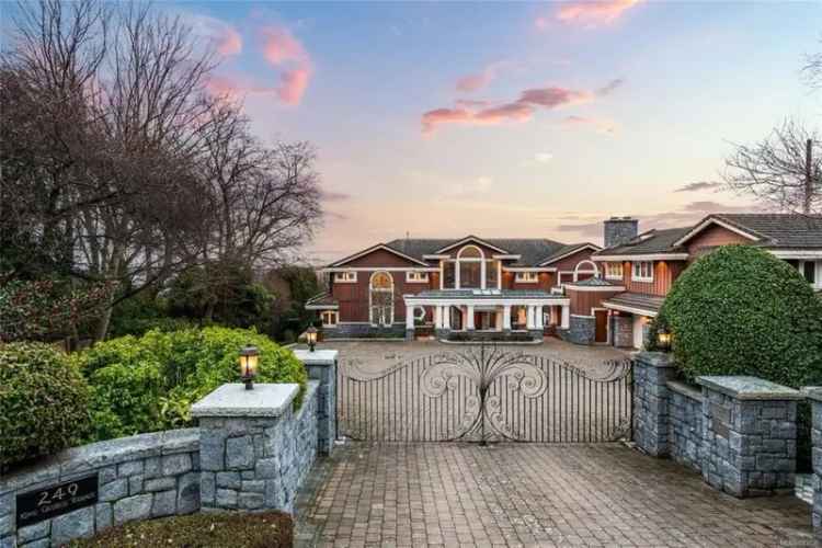 Mansion buy Waterfront property in Victoria with luxurious features