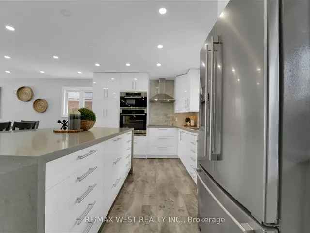 House For Sale in 34, West Wareside Road, Toronto, Ontario