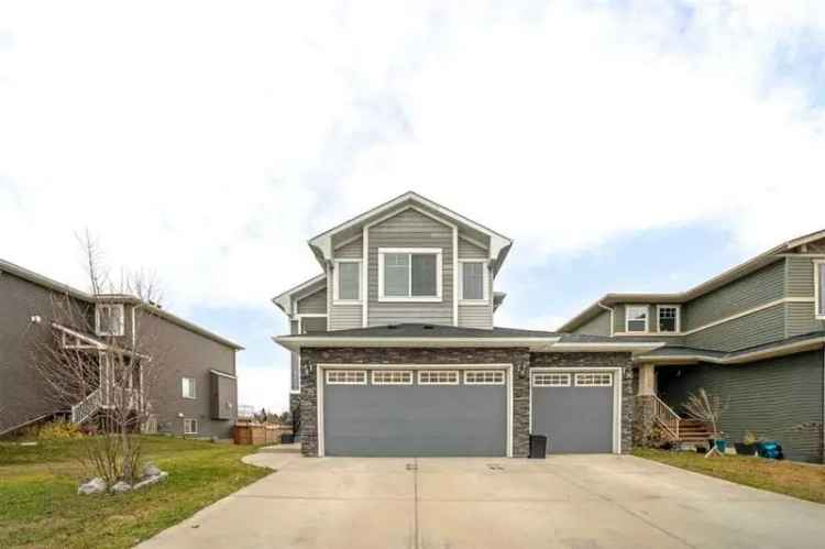 House For Rent in Town of Carstairs, Alberta