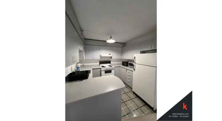 Downtown Montreal Furnished 1-Bedroom Condo Near Concordia University