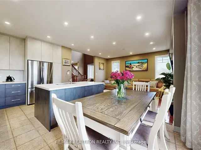 Stunning Luxury Townhouse Ravine Lot New Kitchen