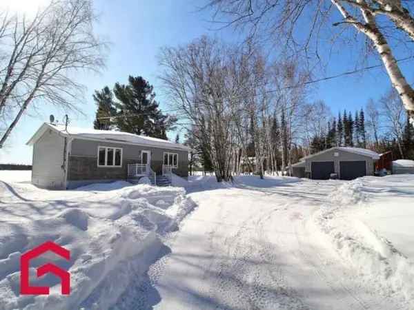 Lakefront Bungalow for Sale Abitibi Temiscamingue