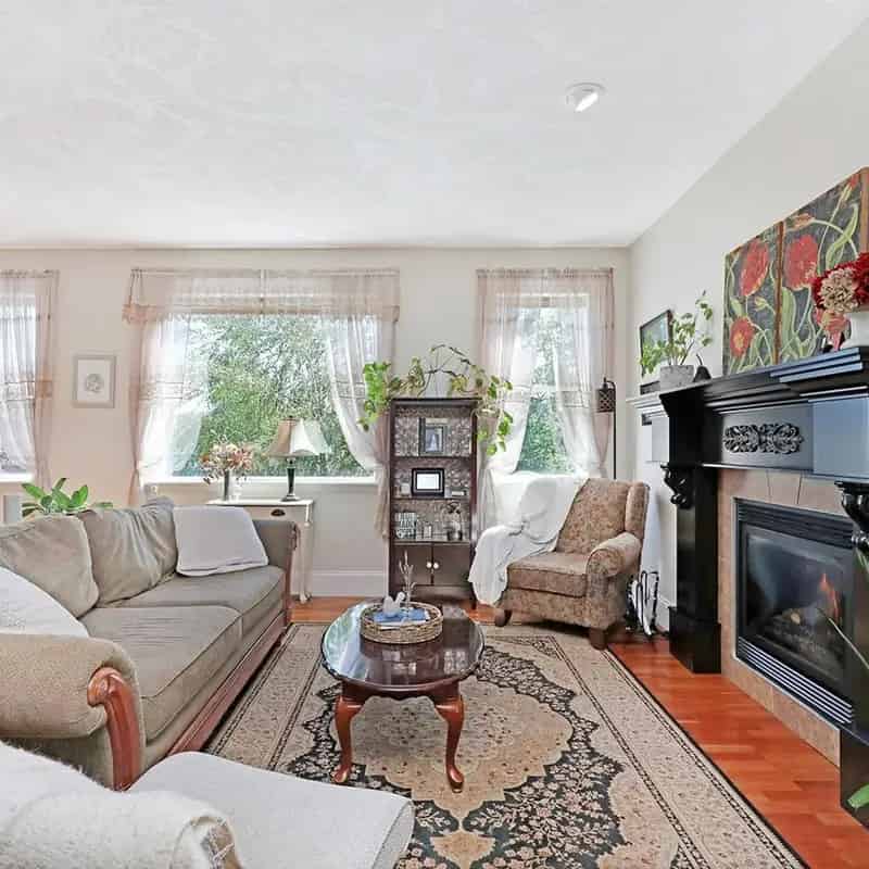 Luxury 4-Bedroom Comox Home with Legal Suite