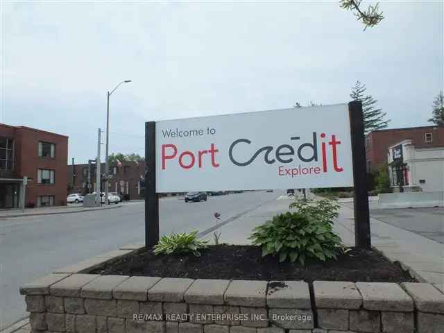 Port Credit 2-Bedroom Furnished Apartment Near GO Train