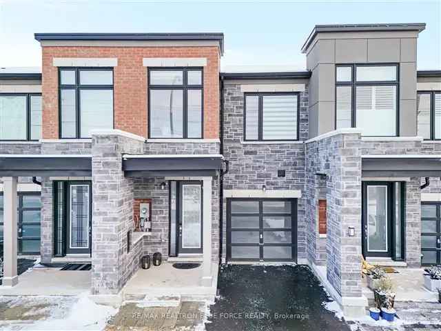 Modern 3-Bed 3-Bath Townhome near Thermea Spa Whitby