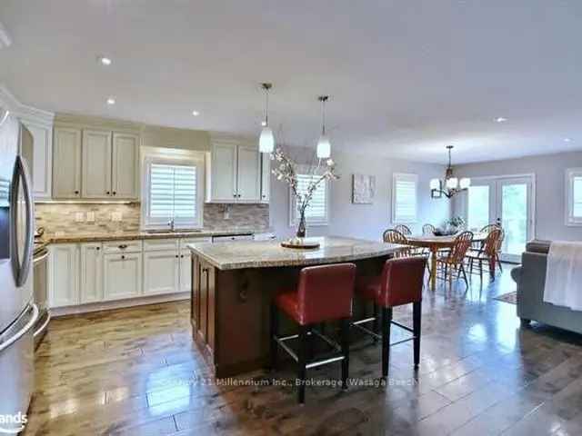 Luxury Collingwood Raised Bungalow 5 Beds 25 Baths Hot Tub