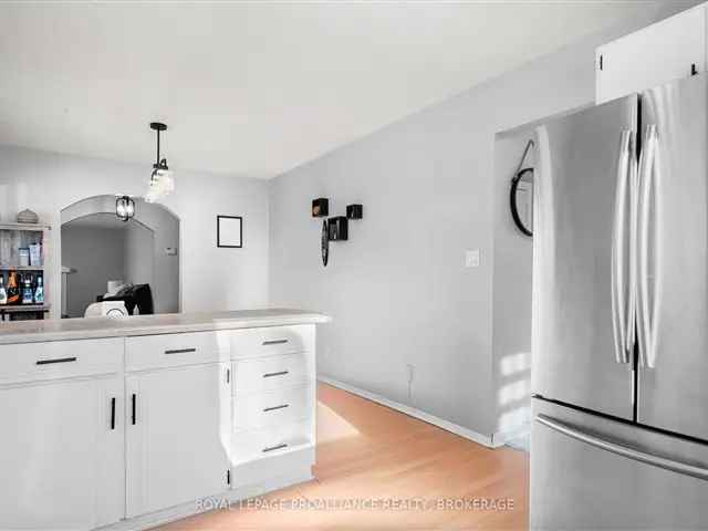 Greater Napanee Home: 3 Bed, 1.5 Bath, Modern Updates