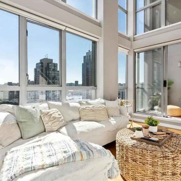 Yaletown Loft False Creek Views Modern Upgrades