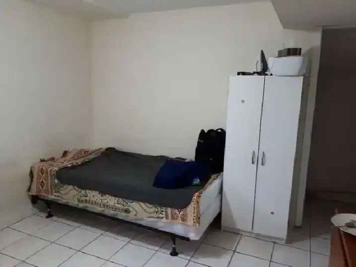 Shared BASEMENT ROOM for RENT $450