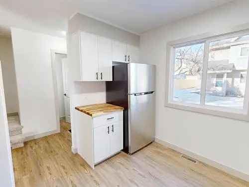 Buy Half Duplex In La Perle Edmonton With Renovated Features