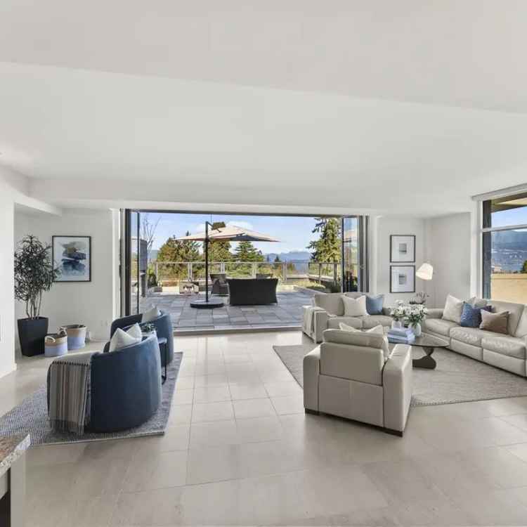 Breathtaking City View 3 Bed 3 Bath Residence Near UBC