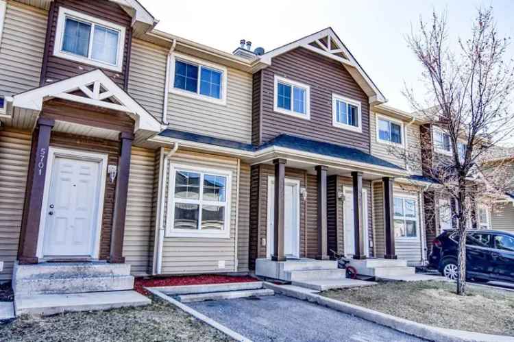 Family Townhouse 3 Bed 2.5 Bath Finished Basement