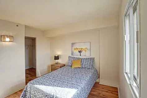 2 Bedroom Apartment in Quebec City - Student Friendly