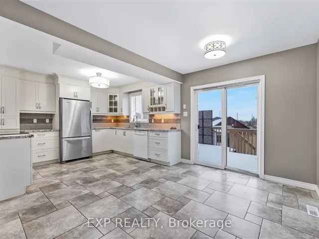 Charming 4-Bedroom Barrie Home Near Little Lake