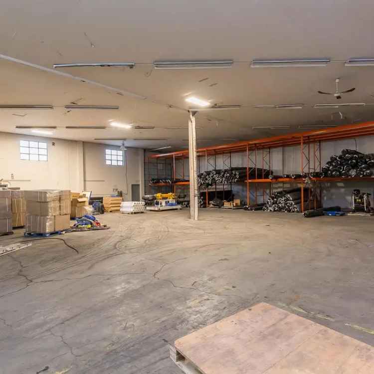 Lease Industrial Space in Abbotsford with Loading Docks and Parking