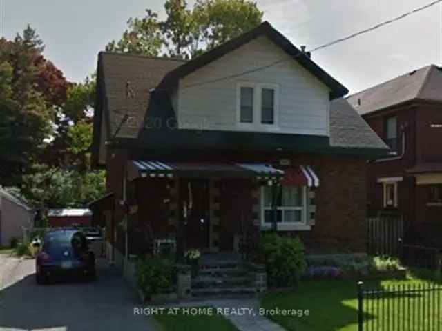 House For Sale in Toronto, Ontario