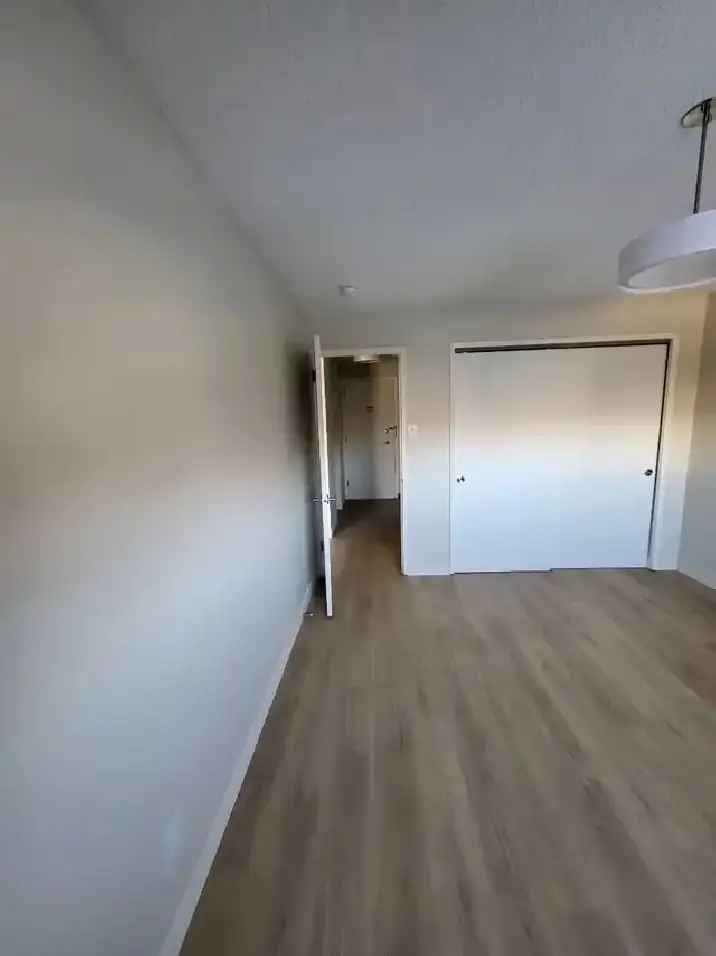 Large 1 Bedroom on 3rd Floor