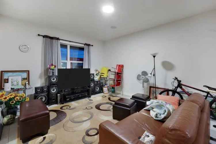 House For Sale in Calgary, Alberta