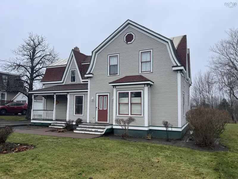 Buy Duplex in Charming Location with Customization Potential