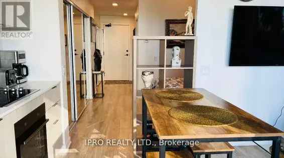 1 room apartment of 371 m² in Toronto