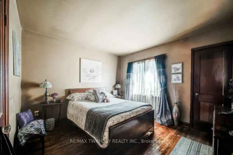 House For Sale , 326, Blucher Boulevard, Kitchener, Ontario