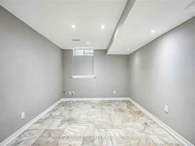 Luxury Walk Up Basement Apartment Sonoma Heights