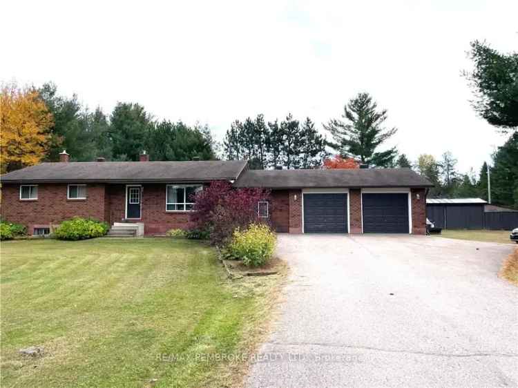 House For Sale in Petawawa, Ontario