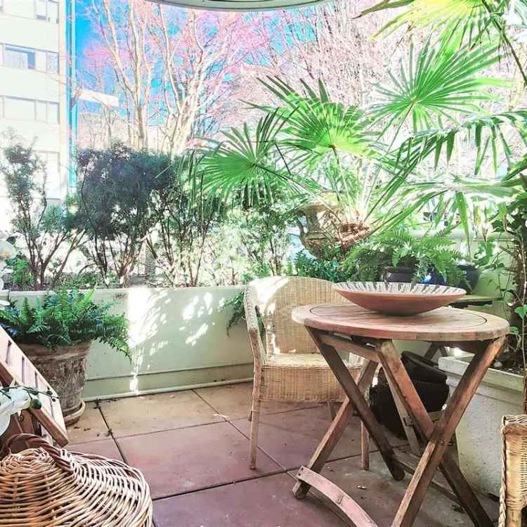 Dog-Friendly 1 Bdrm + Den Garden Apartment near Sunset Beach