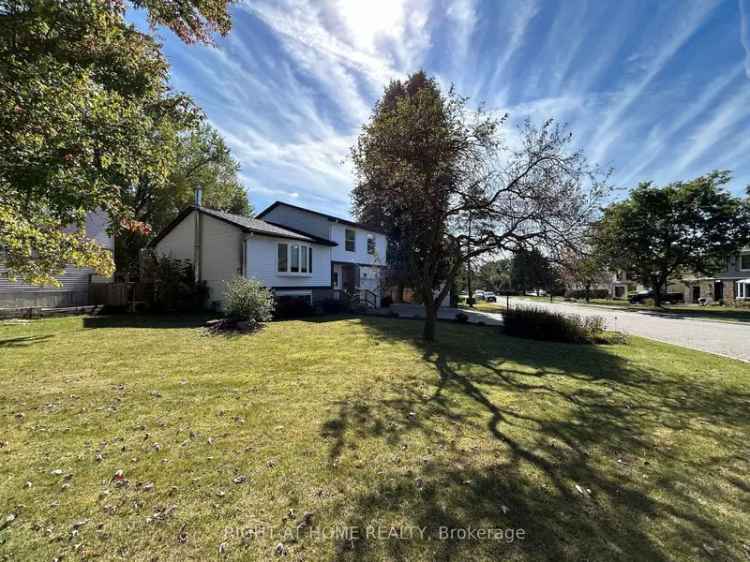 House For Sale in Newmarket, Ontario