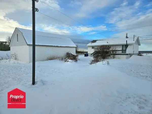 Oceanfront Bungalow with 3 Bedrooms and Large Garage