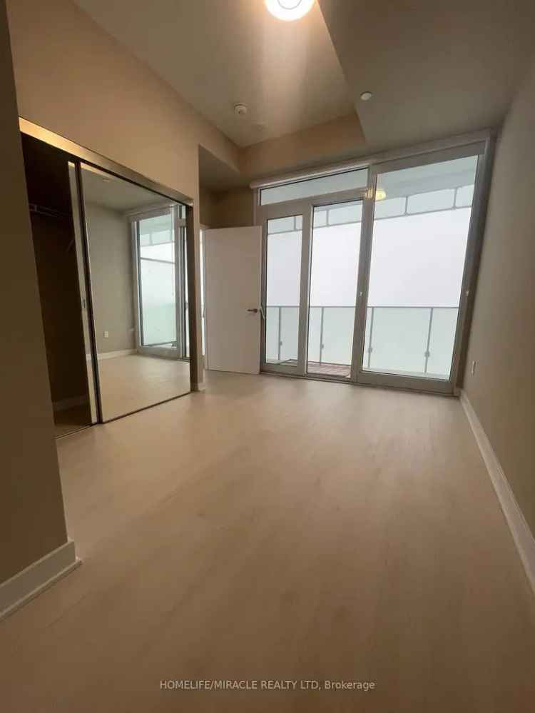 Condo For Rent in 3900, Confederation Parkway, Mississauga, Ontario