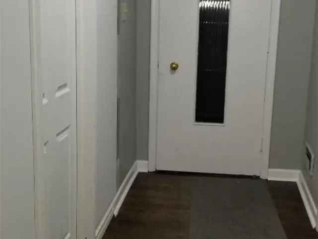 House For Sale in 196, Rifle Range Road, Hamilton, Ontario