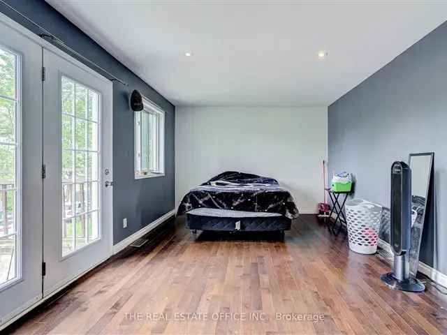 House For Sale in Gravenhurst, Ontario