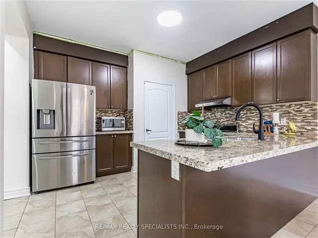 House For Sale in Brampton, Ontario