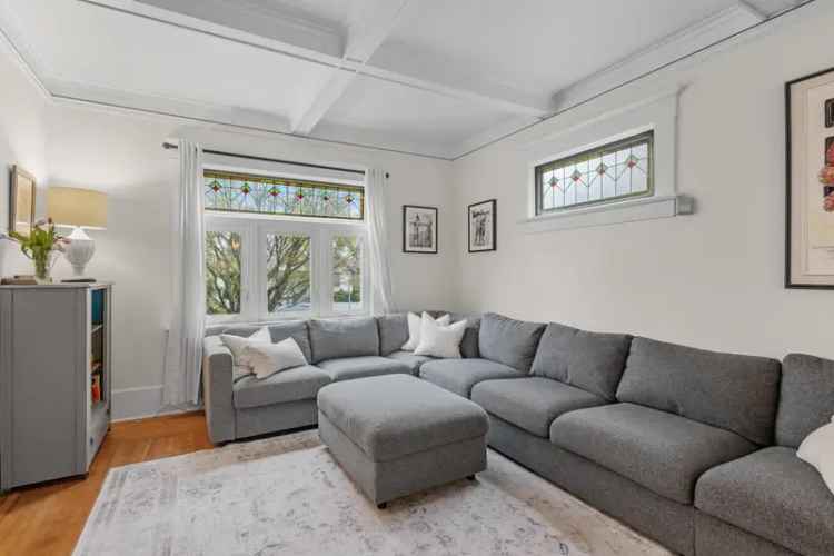 Fraser Family Home 4 Beds 3 Baths Self Contained Suite