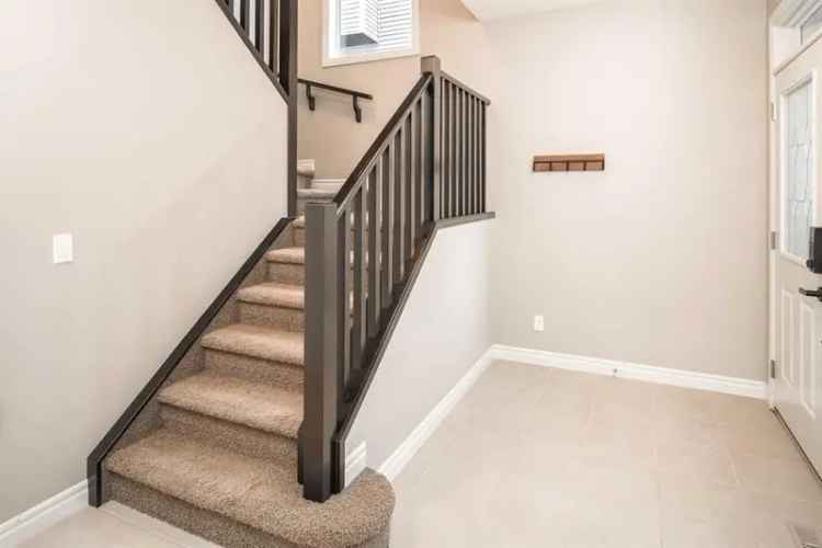 House For Sale in Calgary, Alberta