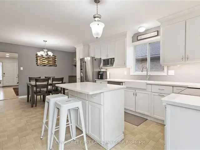 House For Sale in Strathroy-Caradoc, Ontario