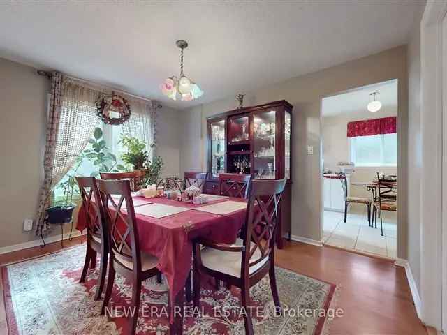 Beautiful Detached Home 4 Beds 4 Washrooms Large Lot Finished Basement