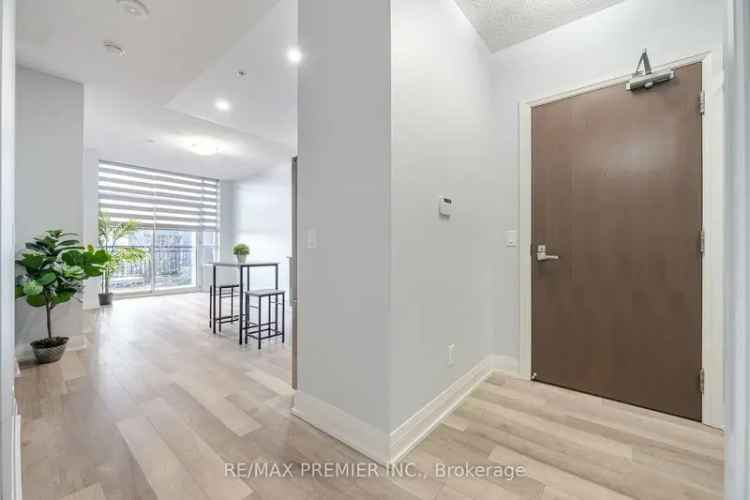 Condo For Sale in 85, North Park Road, Vaughan, Ontario