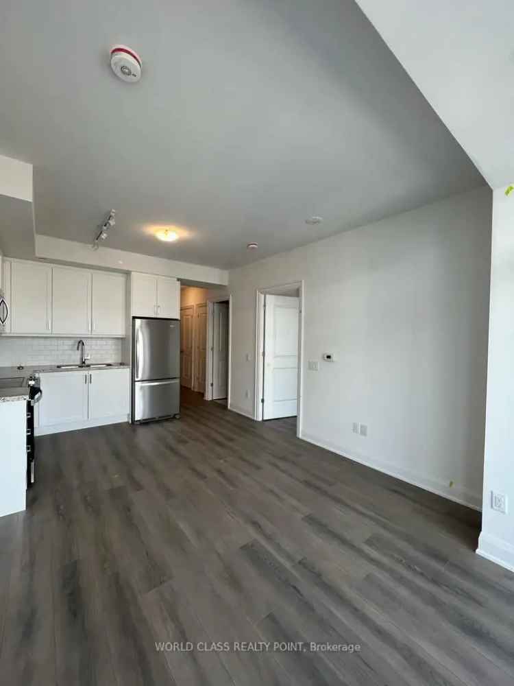 Luxury Rent 2 Bed 2 Bath Suite Parking Locker Near Amenities