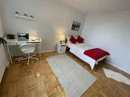 1 room apartment of 82 m² in Toronto