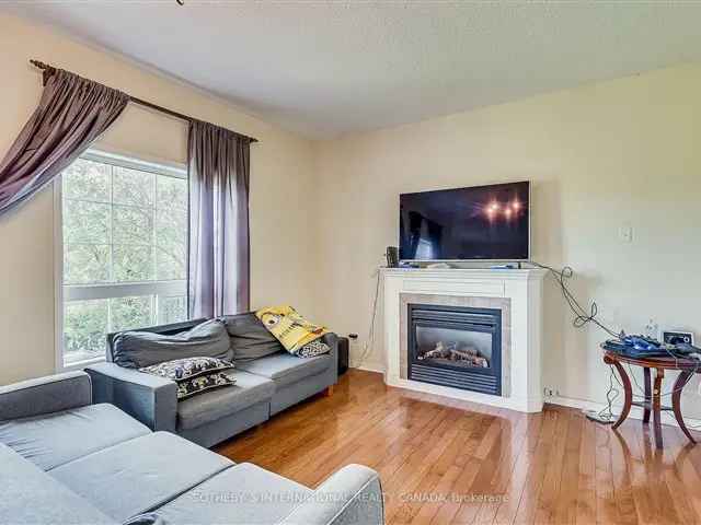 Spacious 4-Bedroom Family Home in Churchill Meadows